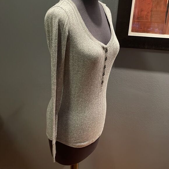 Victoria’s Secret gray sparkle Henley style sleep top. XS. - Picture 2 of 6
